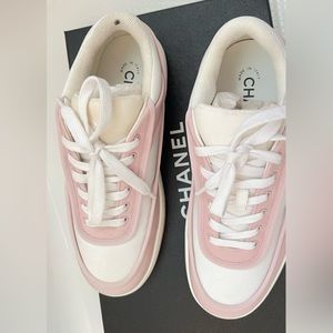 Chanel sneaker size 38, never worn just storage